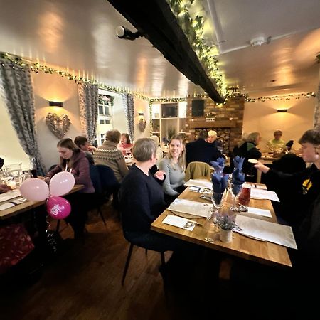 The Fox Inn, Wilbarston Extérieur photo