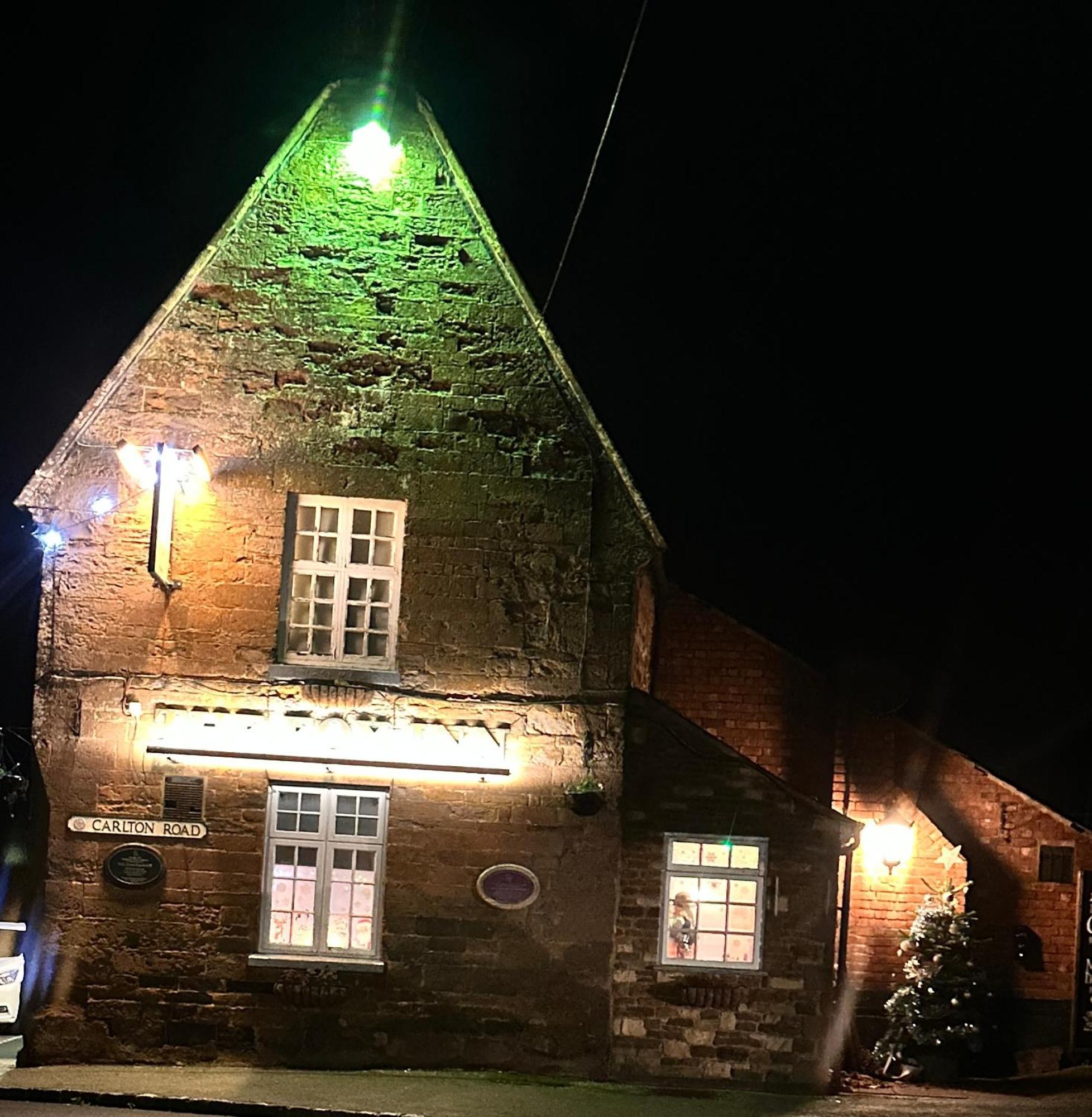 The Fox Inn, Wilbarston Extérieur photo